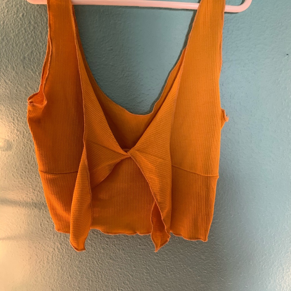 Cute cropped shirt